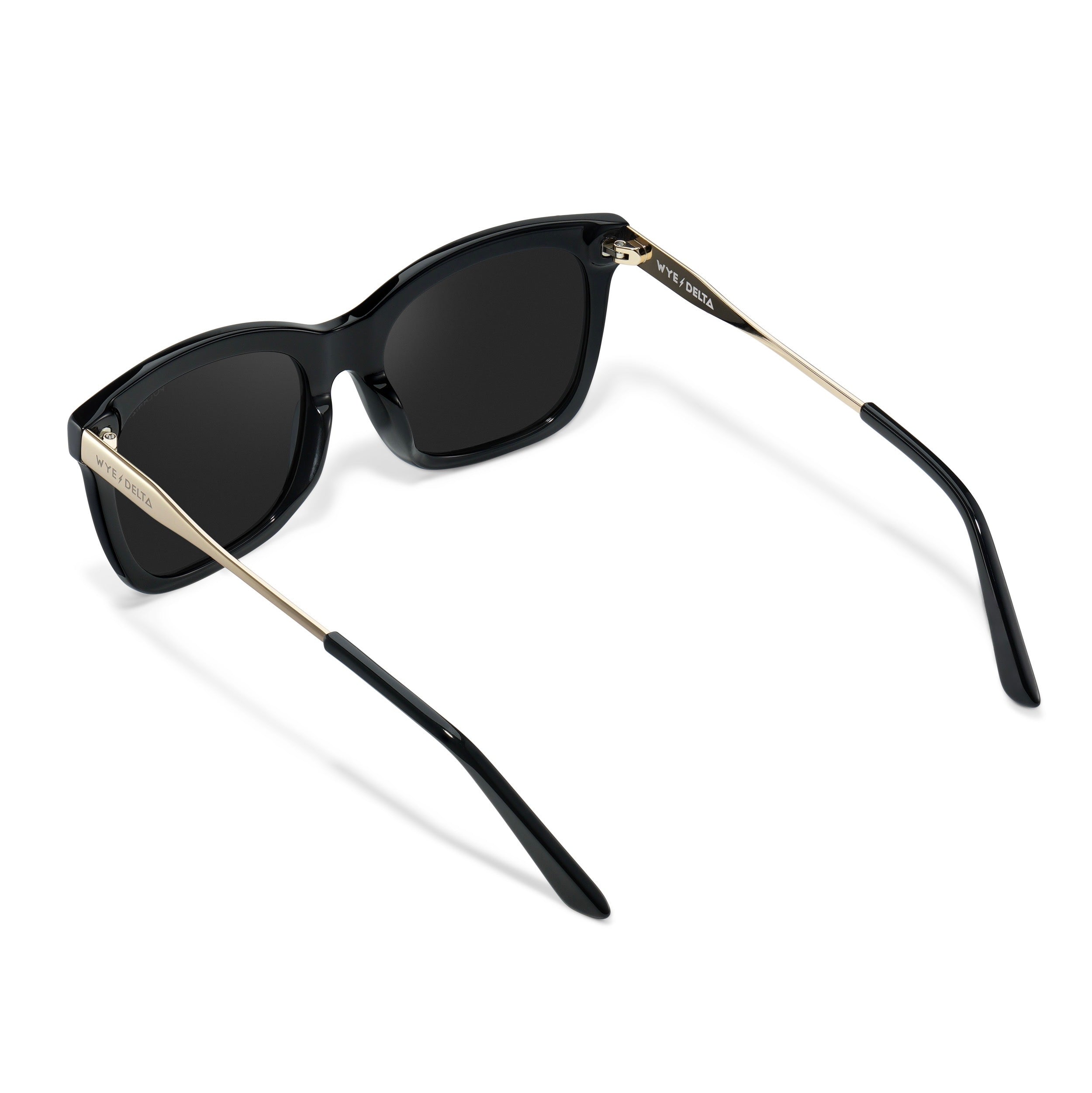 Elara Black