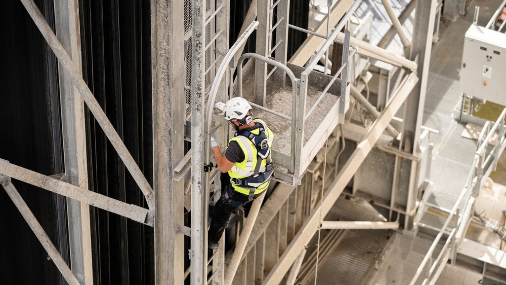 Frontline VLRS Securail Pro Vertical Lifeline System 20' - Lined Out Frontline VLRS Securail Pro Vertical Lifeline System 20'Work Safety Harnesses