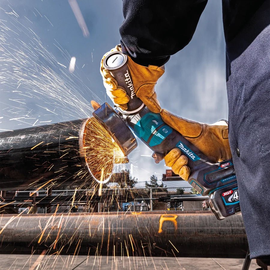 Makita GAG14M1 40V max XGT® Brushless Cordless 4‑1/2” / 6" Paddle Switch Angle Grinder Kit, with Electric Brake (4.0Ah) - Lined Out Makita GAG14M1 40V max XGT® Brushless Cordless 4‑1/2” / 6" Paddle Switch Angle Grinder Kit, with Electric Brake (4.0Ah)Grinders