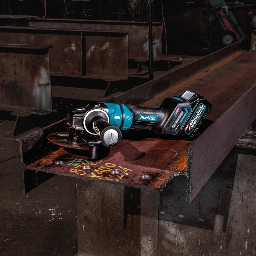 Makita GAG14M1 40V max XGT® Brushless Cordless 4‑1/2” / 6" Paddle Switch Angle Grinder Kit, with Electric Brake (4.0Ah) - Lined Out Makita GAG14M1 40V max XGT® Brushless Cordless 4‑1/2” / 6" Paddle Switch Angle Grinder Kit, with Electric Brake (4.0Ah)Grinders