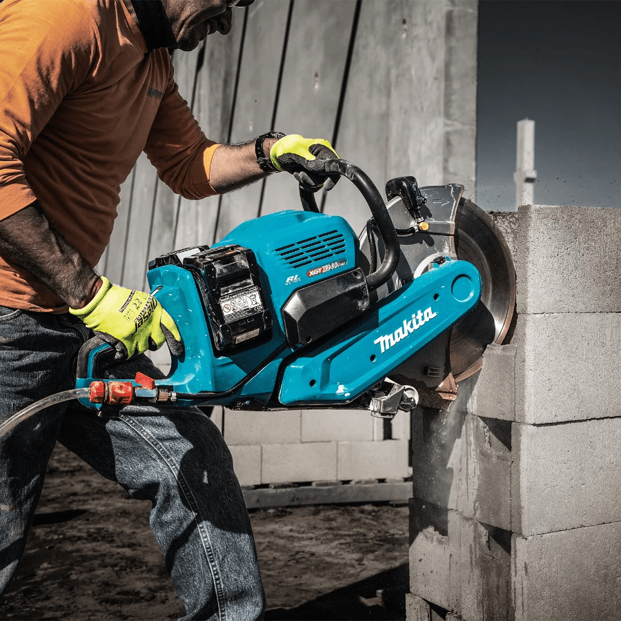 Makita GEC01PL4 80V max (40V max X2) XGT® Brushless 14" Power Cutter Kit with 4 Batteries, AFT®, Electric Brake (8.0Ah) - Lined Out Makita GEC01PL4 80V max (40V max X2) XGT® Brushless 14" Power Cutter Kit with 4 Batteries, AFT®, Electric Brake (8.0Ah)Cut - Off Saws