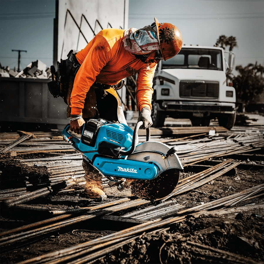 Makita GEC01PL4 80V max (40V max X2) XGT® Brushless 14" Power Cutter Kit with 4 Batteries, AFT®, Electric Brake (8.0Ah) - Lined Out Makita GEC01PL4 80V max (40V max X2) XGT® Brushless 14" Power Cutter Kit with 4 Batteries, AFT®, Electric Brake (8.0Ah)Cut - Off Saws