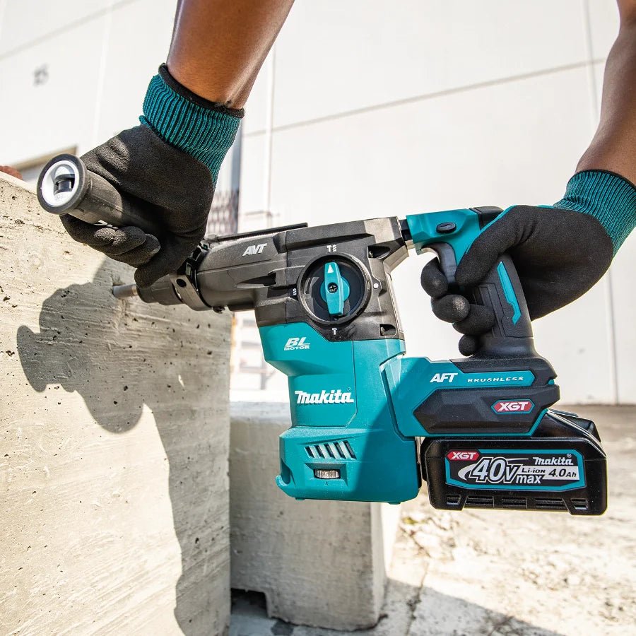 Makita GRH08M1 40V max XGT® Brushless Cordless 1‑3/16" SDS‑PLUS AVT® Rotary Hammer Kit, AFT®, AWS® Capable (4.0Ah) - Lined Out Makita GRH08M1 40V max XGT® Brushless Cordless 1‑3/16" SDS‑PLUS AVT® Rotary Hammer Kit, AFT®, AWS® Capable (4.0Ah)Handheld Power Drills