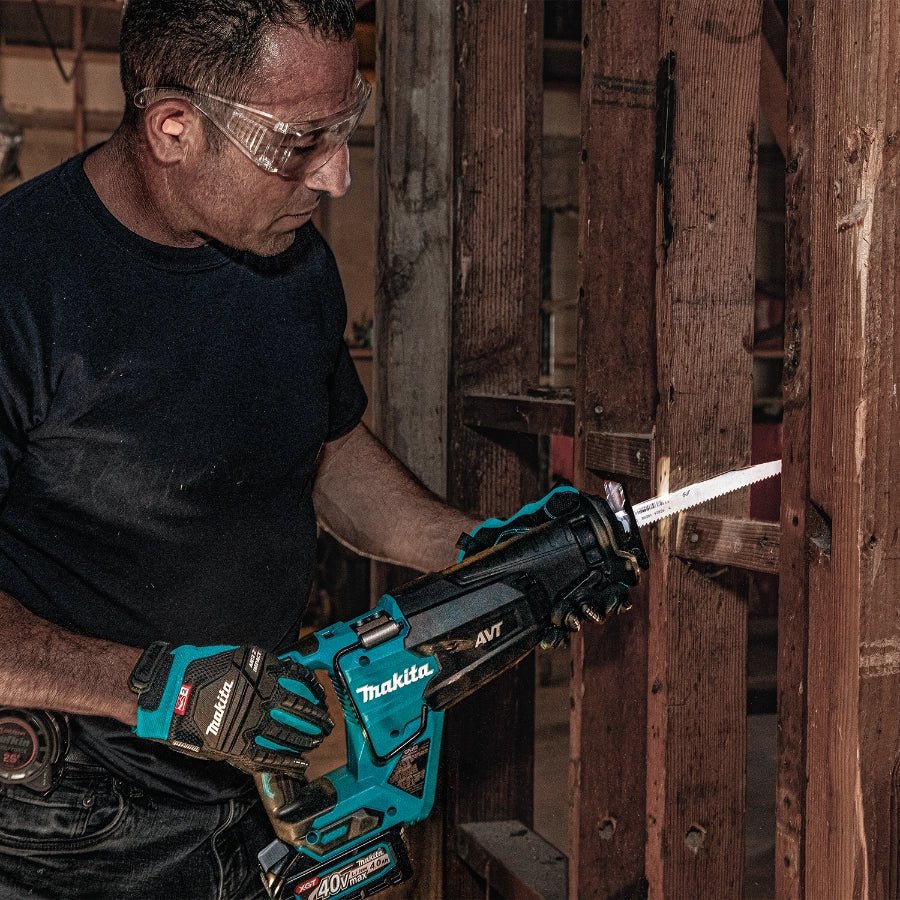 Makita GRJ02M1 40V max XGT® Brushless Cordless AVT® Orbital Recipro Saw Kit (4.0Ah) - Lined Out Makita GRJ02M1 40V max XGT® Brushless Cordless AVT® Orbital Recipro Saw Kit (4.0Ah)Reciprocating Saws