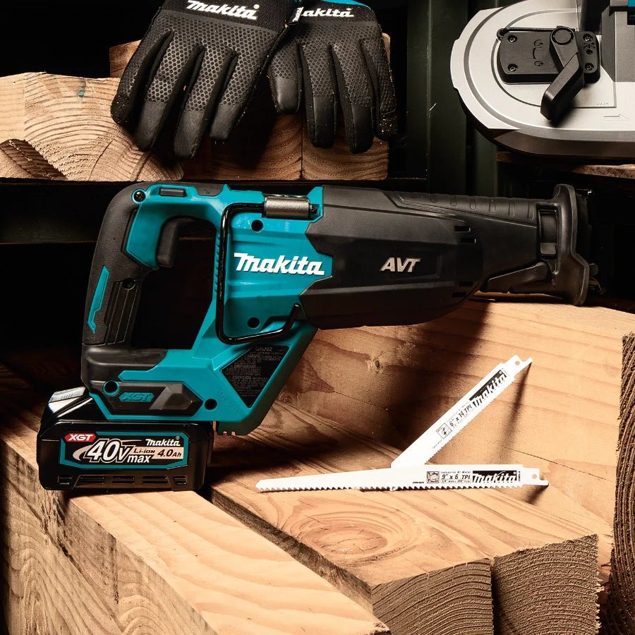 Makita GRJ02M1 40V max XGT® Brushless Cordless AVT® Orbital Recipro Saw Kit (4.0Ah) - Lined Out Makita GRJ02M1 40V max XGT® Brushless Cordless AVT® Orbital Recipro Saw Kit (4.0Ah)Reciprocating Saws