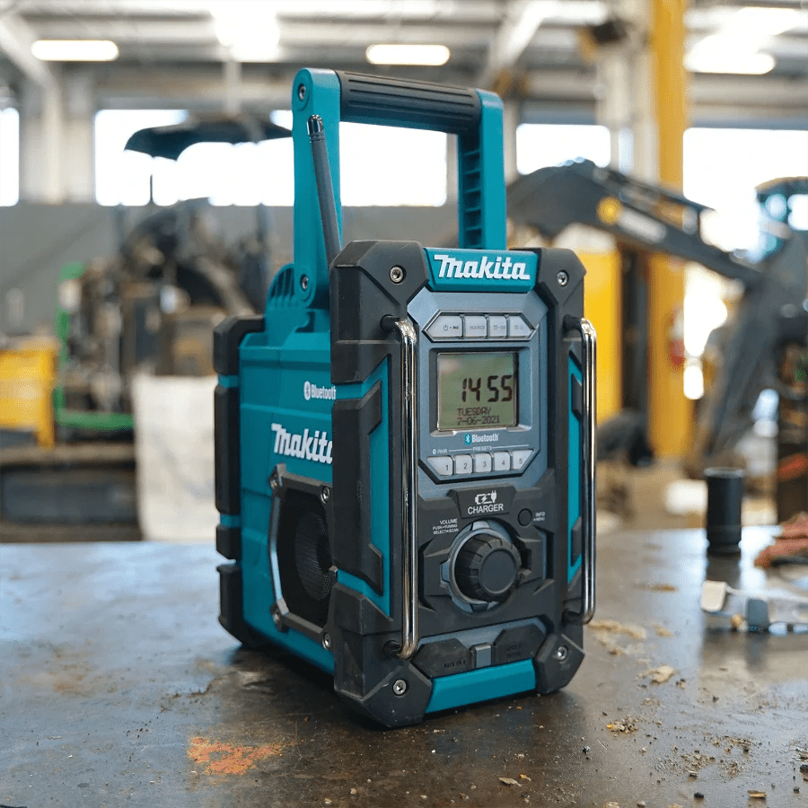 Makita XRM10 18V LXT/12V max CXT Lithium - Ion Cordless Bluetooth Job Site Charger/Radio - Lined Out Makita XRM10 18V LXT/12V max CXT Lithium - Ion Cordless Bluetooth Job Site Charger/RadioRadios