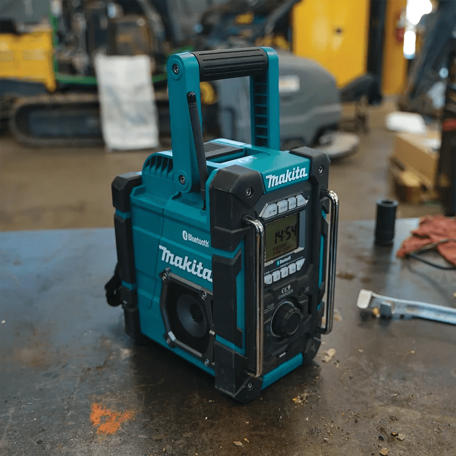 Makita XRM10 18V LXT/12V max CXT Lithium - Ion Cordless Bluetooth Job Site Charger/Radio - Lined Out Makita XRM10 18V LXT/12V max CXT Lithium - Ion Cordless Bluetooth Job Site Charger/RadioRadios