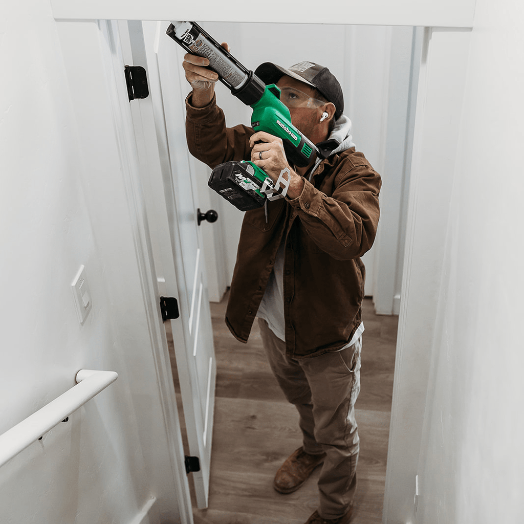 Metabo HPT AC18DAQ4M 18V Cordless Caulking Gun - Lined Out Metabo HPT AC18DAQ4M 18V Cordless Caulking GunCaulking Tools