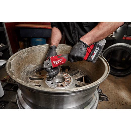 Milwaukee 2889 - 20 M18 FUEL™ 4 - 1/2" / 5" Variable Speed Braking Grinder, Slide Switch Lock - On - Lined Out Milwaukee 2889 - 20 M18 FUEL™ 4 - 1/2" / 5" Variable Speed Braking Grinder, Slide Switch Lock - OnGrinders