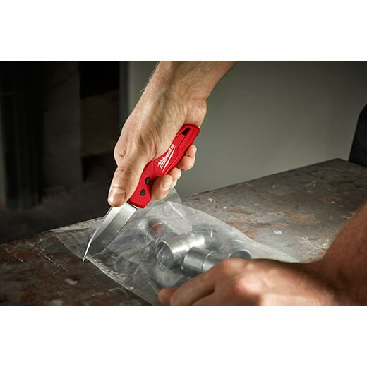 Milwaukee 48 - 22 - 1520 FASTBACK™ Folding Knife - Lined Out Milwaukee 48 - 22 - 1520 FASTBACK™ Folding KnifeUtility Knives
