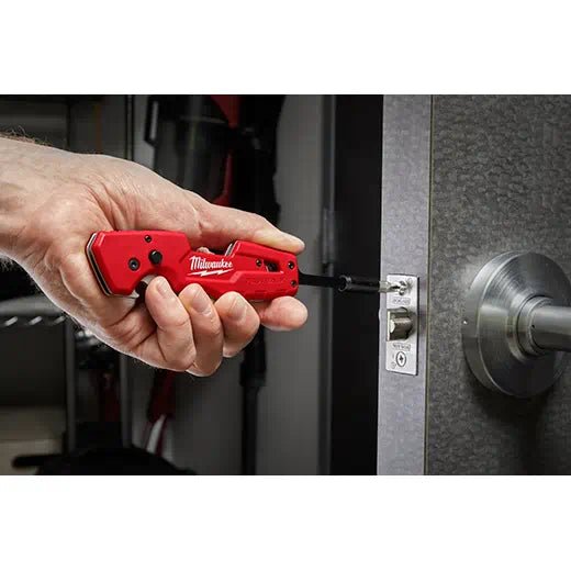 Milwaukee 48 - 22 - 1540 FASTBACK™ 5in1 Folding Knife - Lined Out Milwaukee 48 - 22 - 1540 FASTBACK™ 5in1 Folding KnifeTool Knives